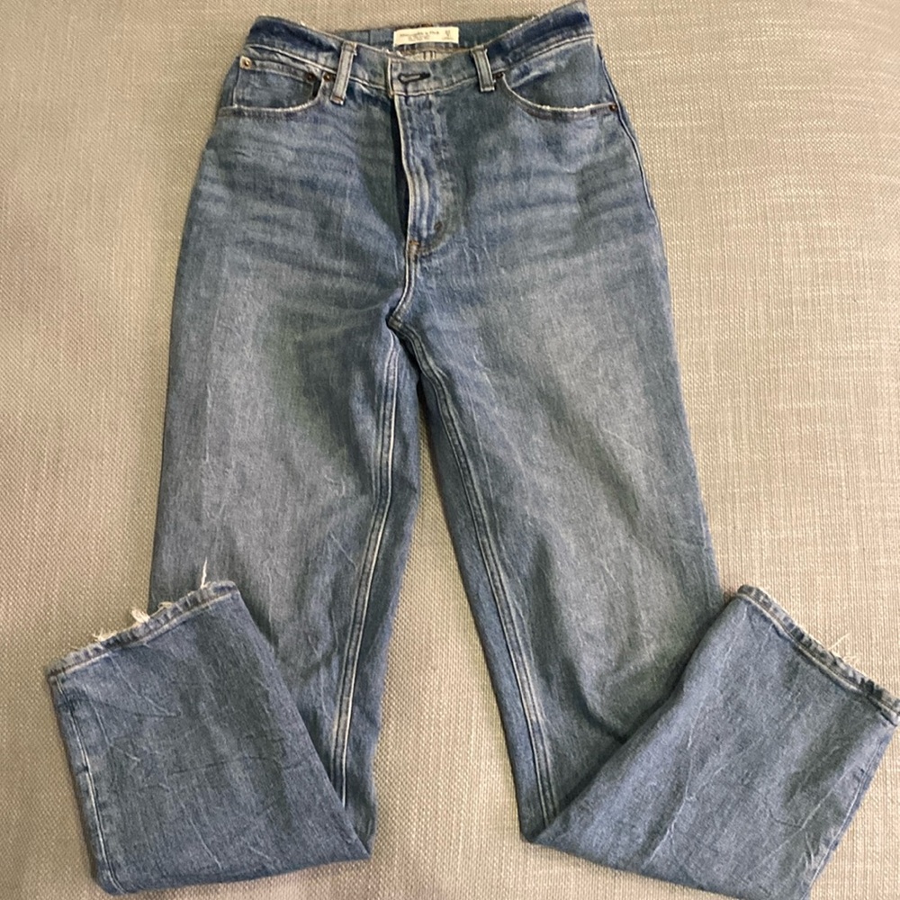 Abercrombie and Fitch 90s Straight Ultra High Rise